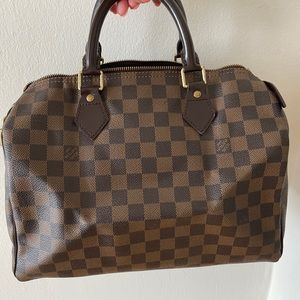 Medium LV duffle bag